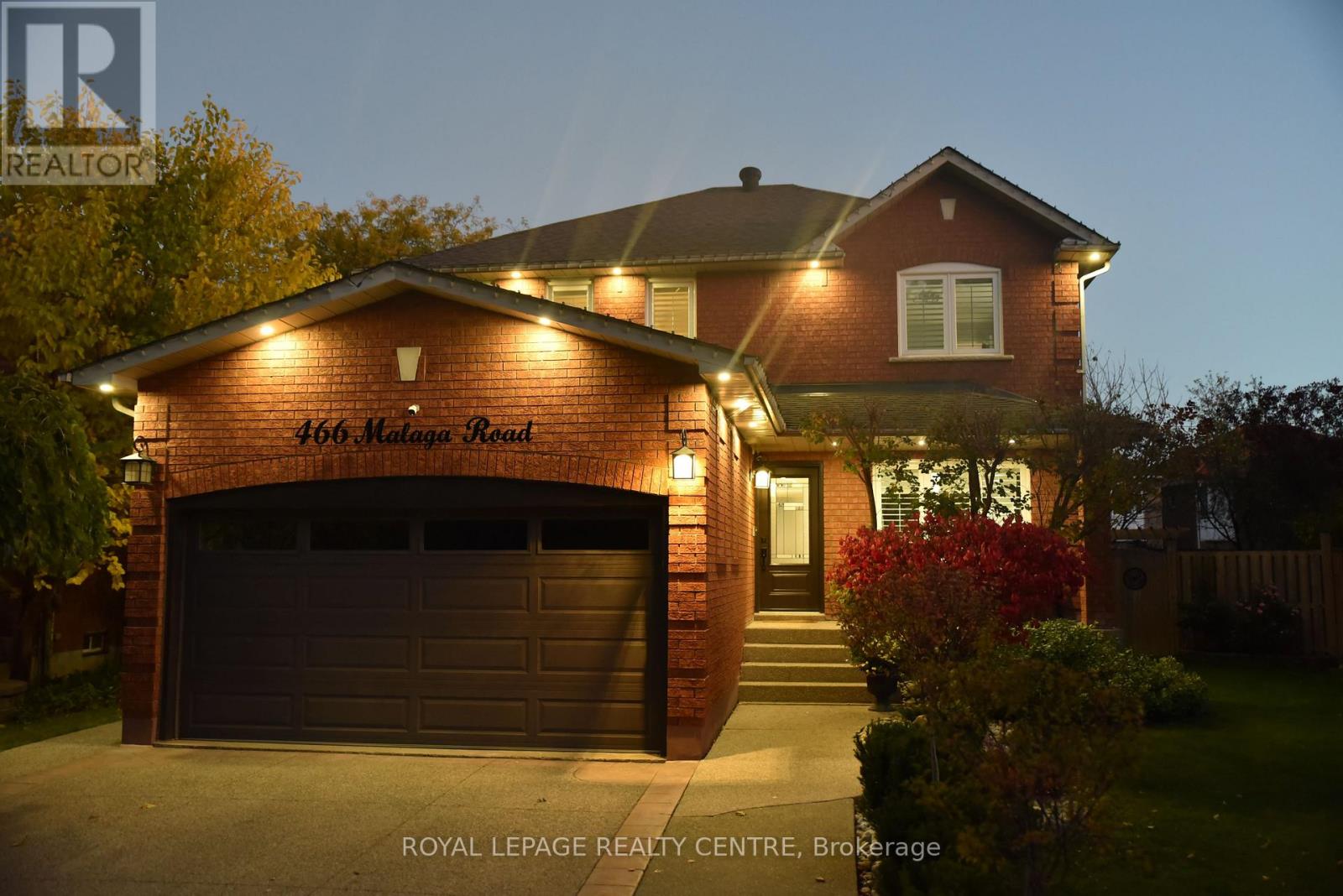 466 Malaga Road, Mississauga, Ontario  L5B 3W2 - Photo 3 - W12510290