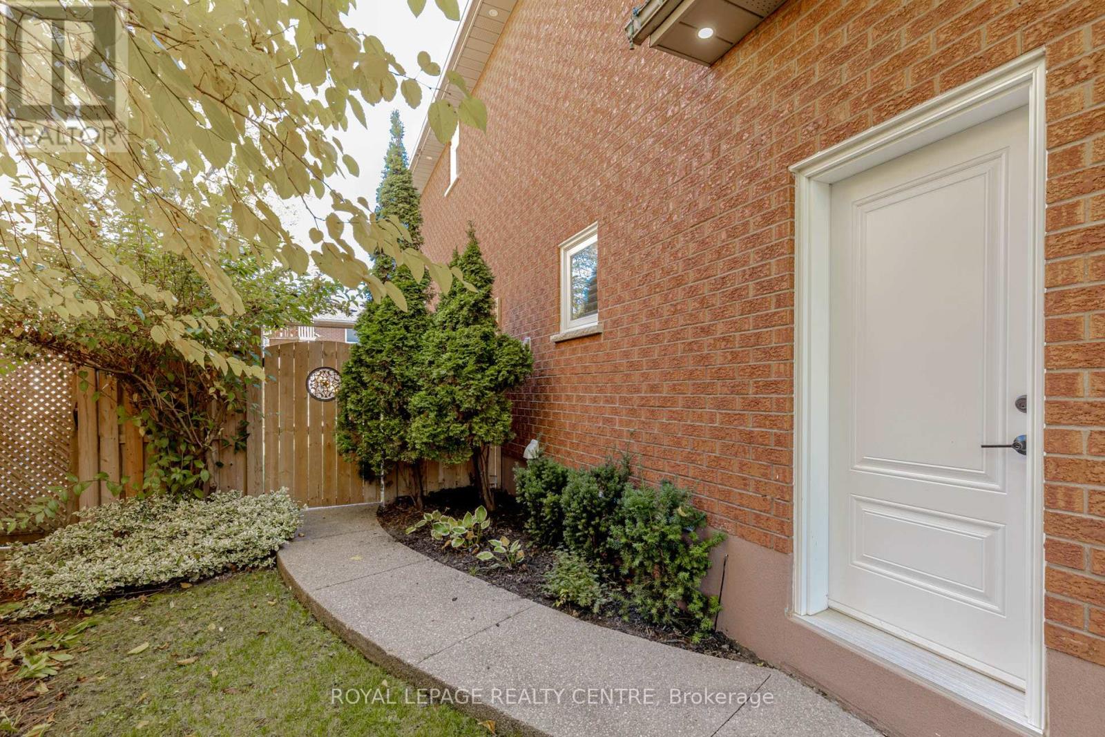 466 Malaga Road, Mississauga, Ontario  L5B 3W2 - Photo 42 - W12510290