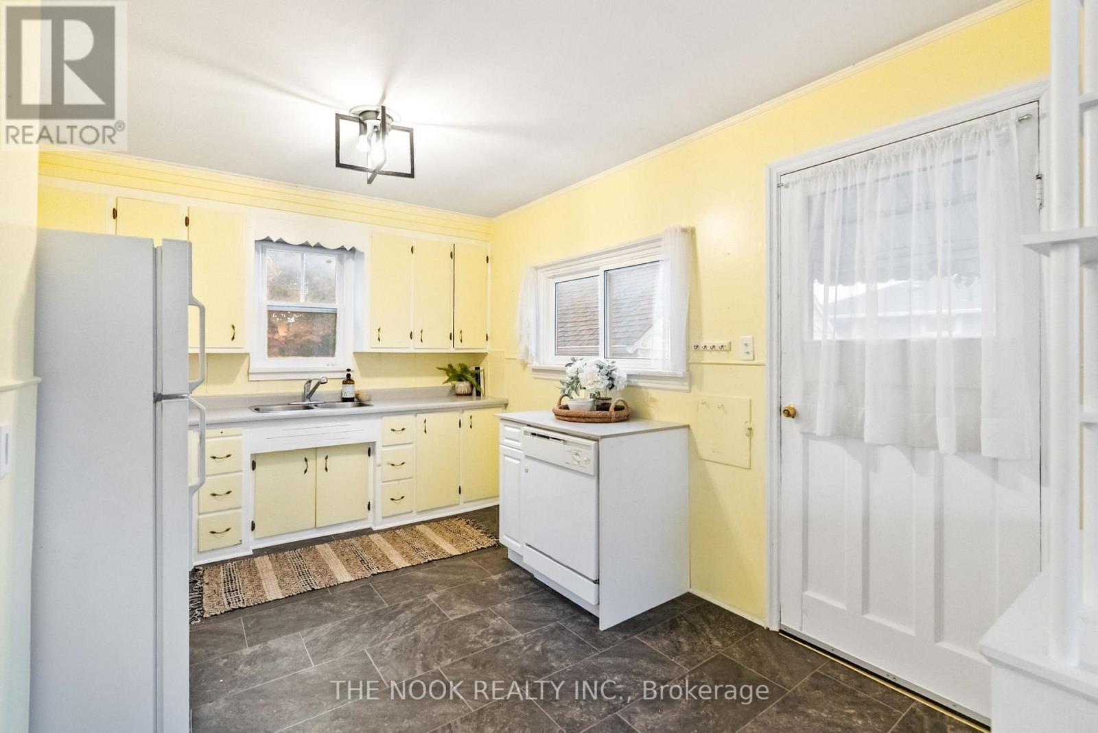 10 Meyers Street, Belleville, Ontario K8N 2N6 - Photo 4 - X12510390