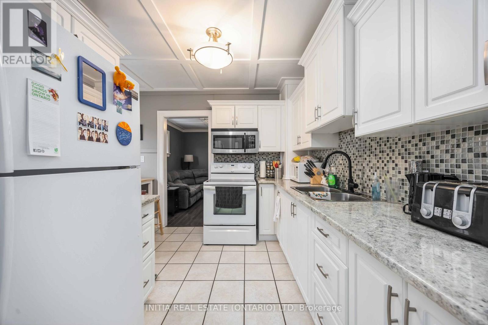 356 Talfourd Street, Sarnia, Ontario  N7T 1P9 - Photo 7 - X12510416