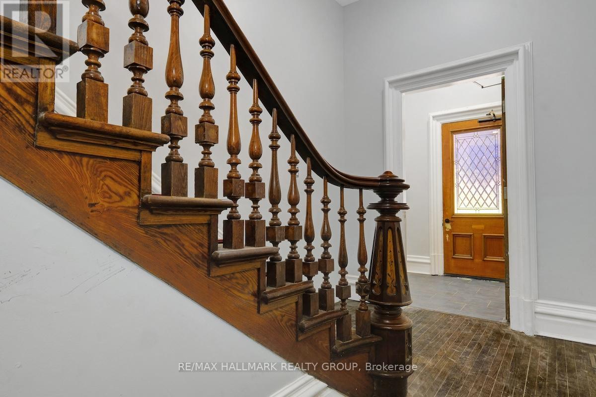 460 Wilbrod Street, Ottawa, Ontario  K1N 6M8 - Photo 3 - X12510402