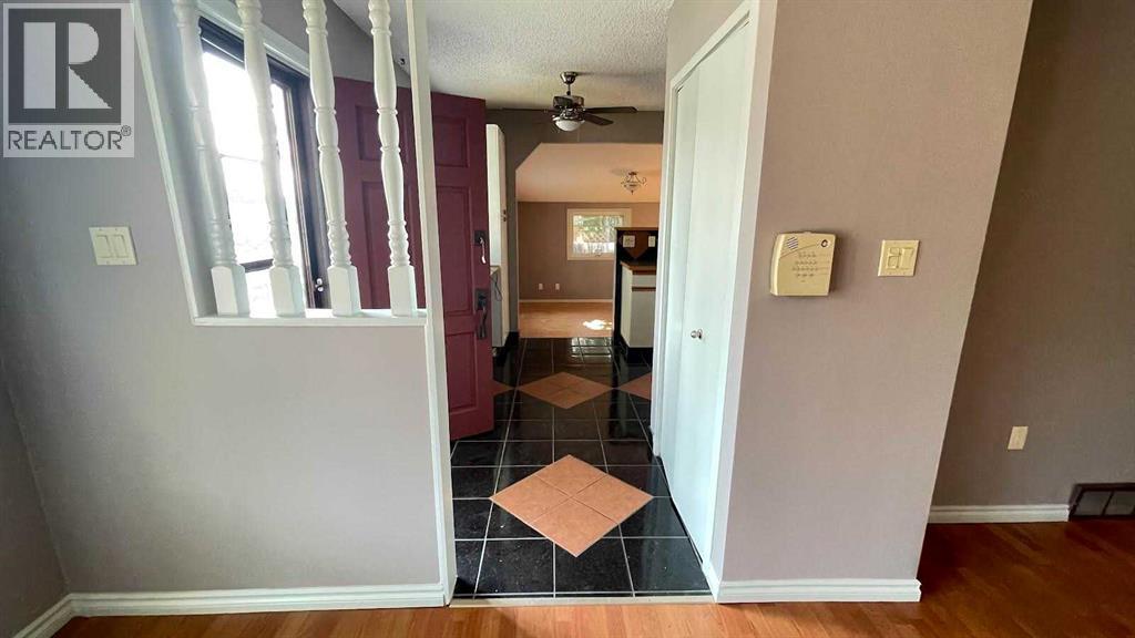 1919 19 Avenue S, Lethbridge, Alberta  T1K 3E7 - Photo 9 - A2268685