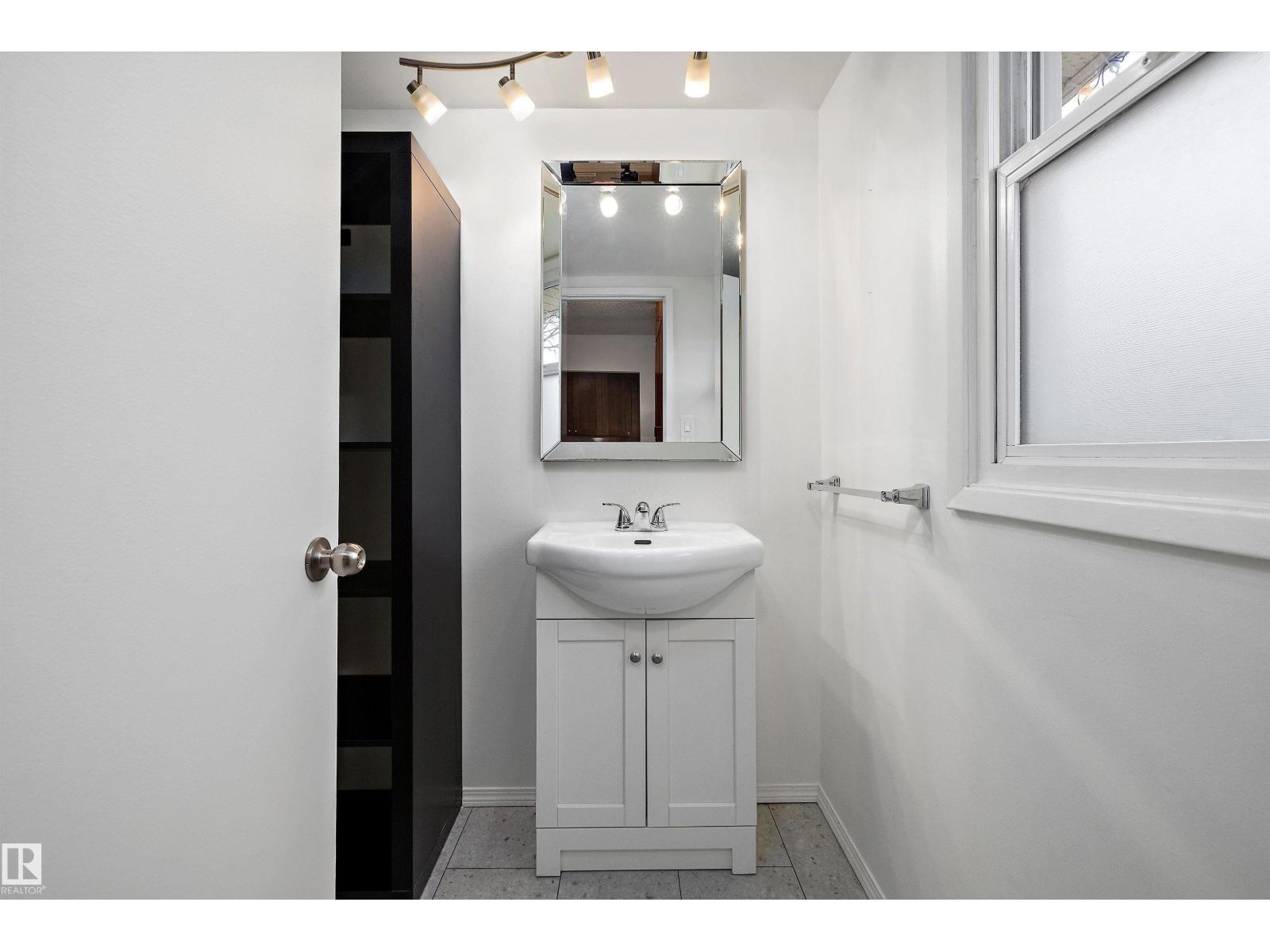 47 Royal Rd Nw, Edmonton, Alberta  T6J 2E7 - Photo 14 - E4464643