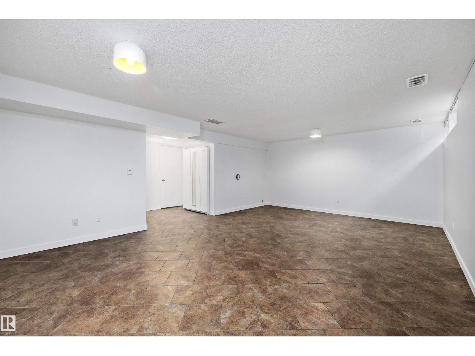 47 Royal Rd Nw, Edmonton, Alberta  T6J 2E7 - Photo 43 - E4464643