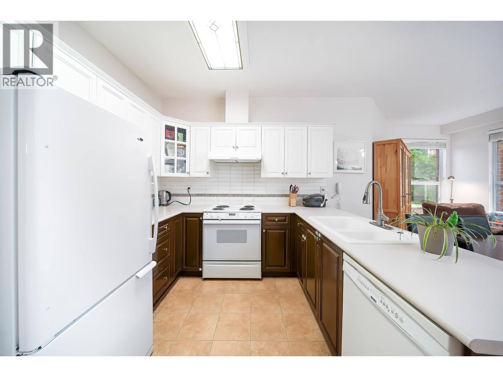 203 5270 Oakmount Crescent, Burnaby, British Columbia  V5H 4S1 - Photo 11 - R3064795