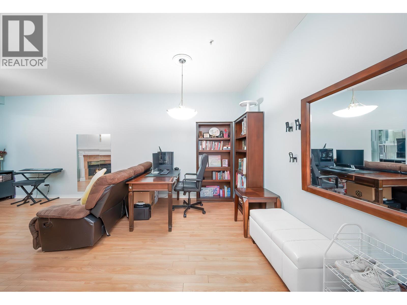 203 5270 Oakmount Crescent, Burnaby, British Columbia  V5H 4S1 - Photo 6 - R3064795