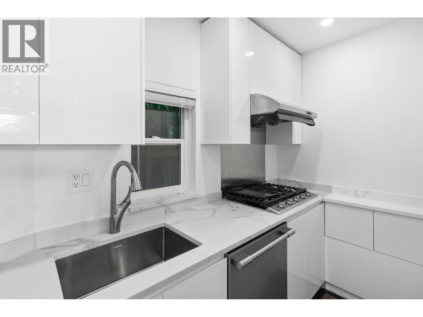 4379 Ross Crescent, West Vancouver, British Columbia  V7W 1B3 - Photo 10 - R3023351