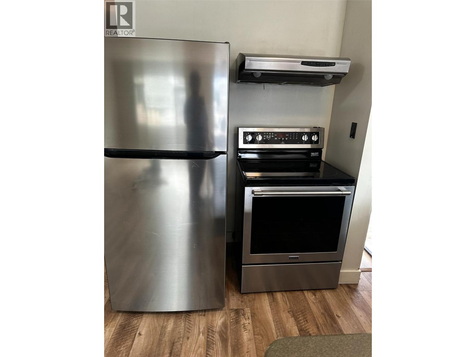 880 Hollydell Road, Kelowna, British Columbia  V1X 1L7 - Photo 6 - 10362875