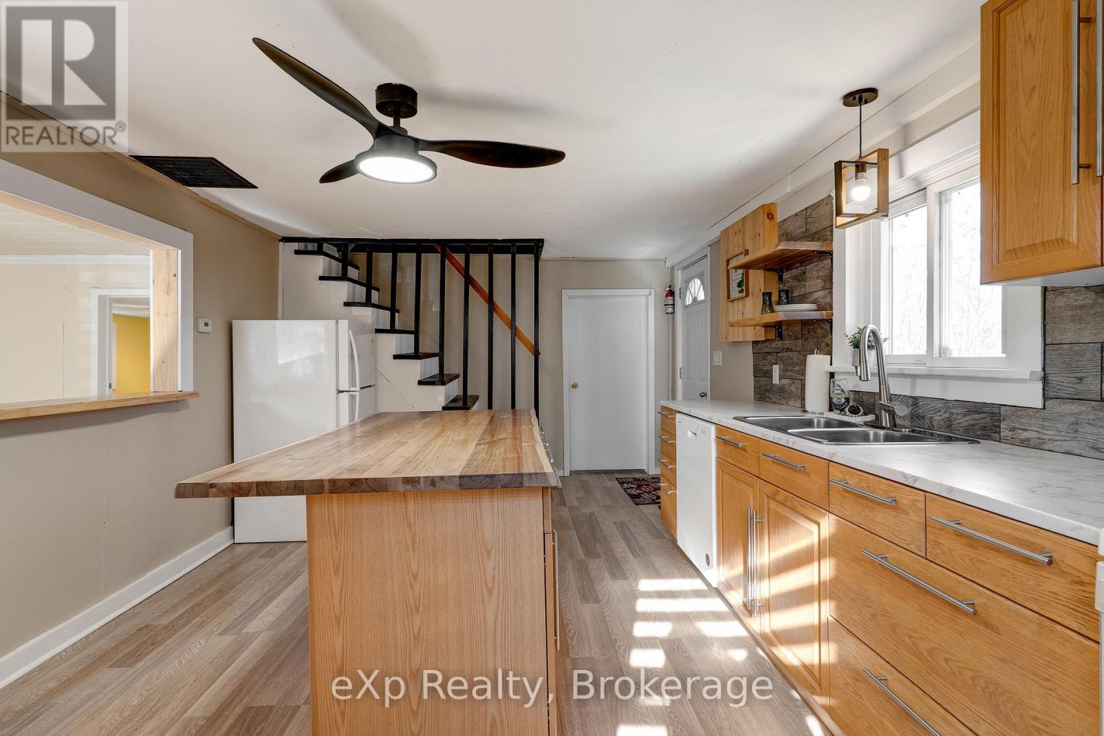 685 Lee Valley Road, Sables-Spanish Rivers, Ontario P0P 1P0 - Photo 7 - X12509236