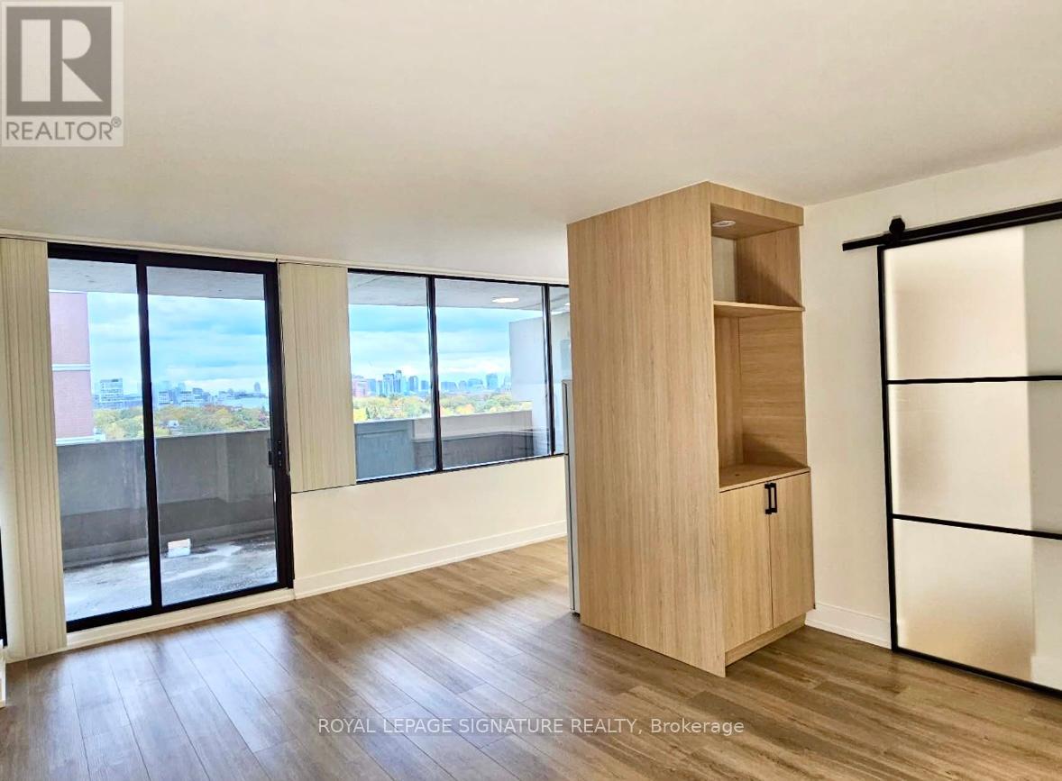 705 - 720 SPADINA AVENUE, Toronto, Ontario