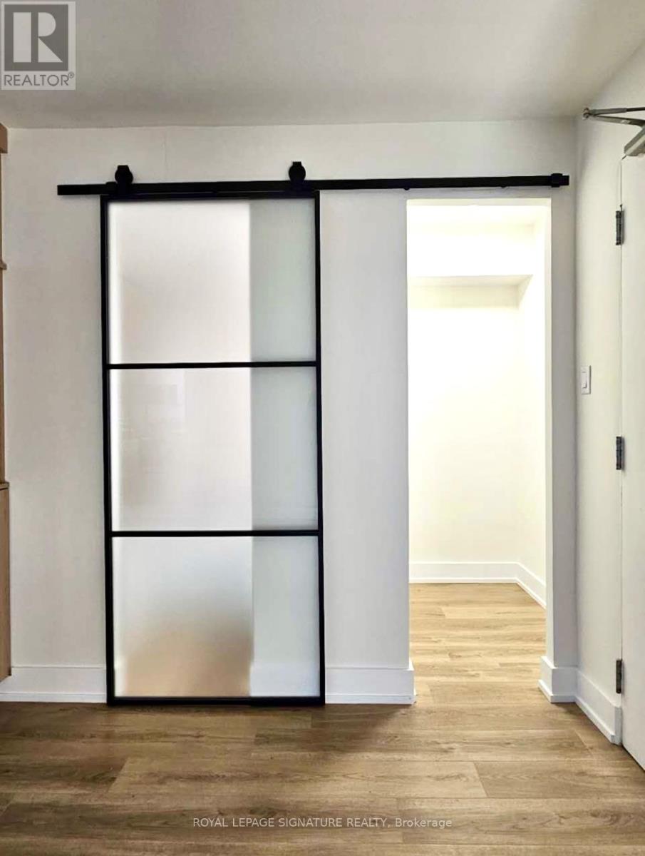 705 - 720 Spadina Avenue, Toronto, Ontario  M5S 2T9 - Photo 3 - C12510342