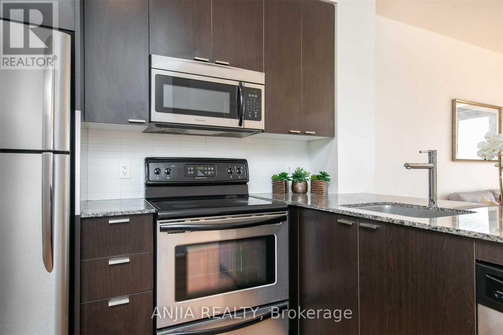 1712 - 23 Sheppard Avenue E, Toronto, Ontario  M2N 0C8 - Photo 2 - C12510360