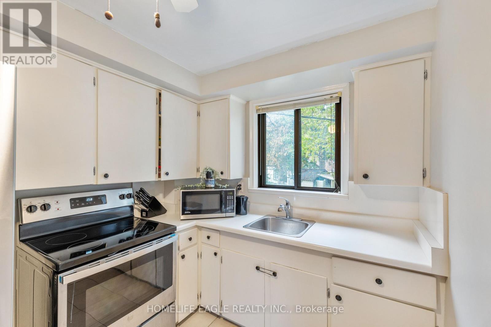 146 Raleigh Avenue, Toronto, Ontario  M1K 1A4 - Photo 6 - E12510354