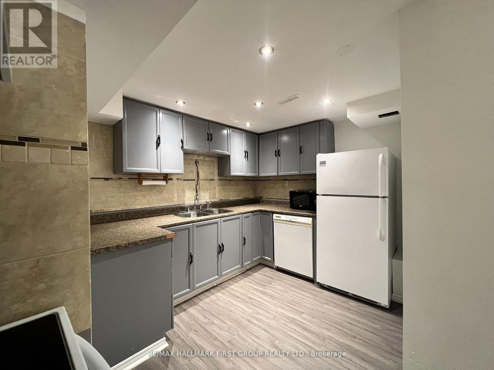 1731 Echo Point Court, Pickering, Ontario  L1V 5E1 - Photo 10 - E12510408