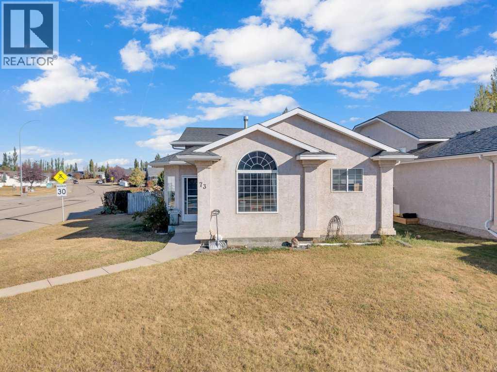 73 Lansbury Close, Lacombe, Alberta  T4L 1P4 - Photo 2 - A2264011