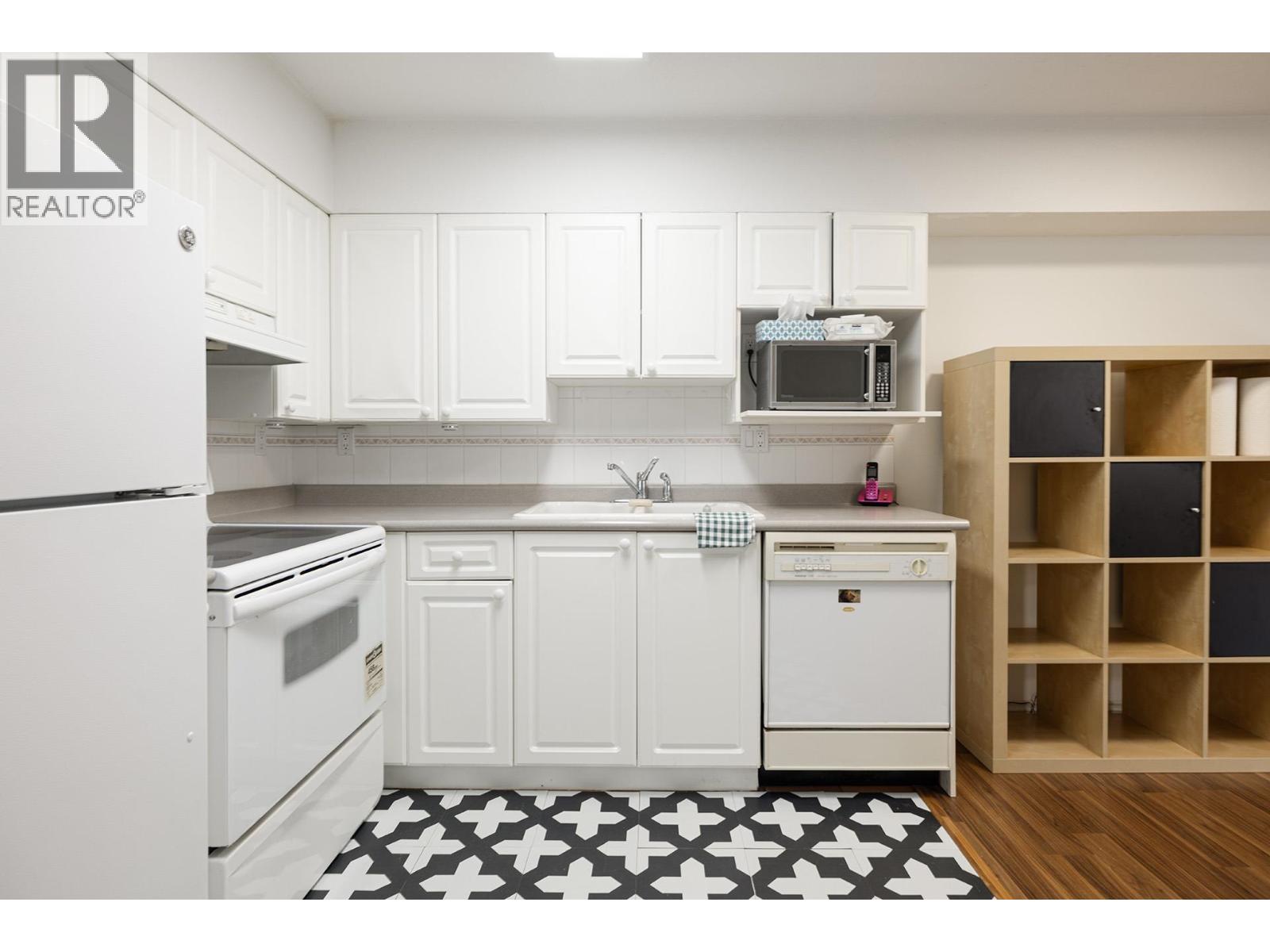 105 2130 W 12th Avenue, Vancouver, British Columbia  V6K 2N2 - Photo 3 - R3053761