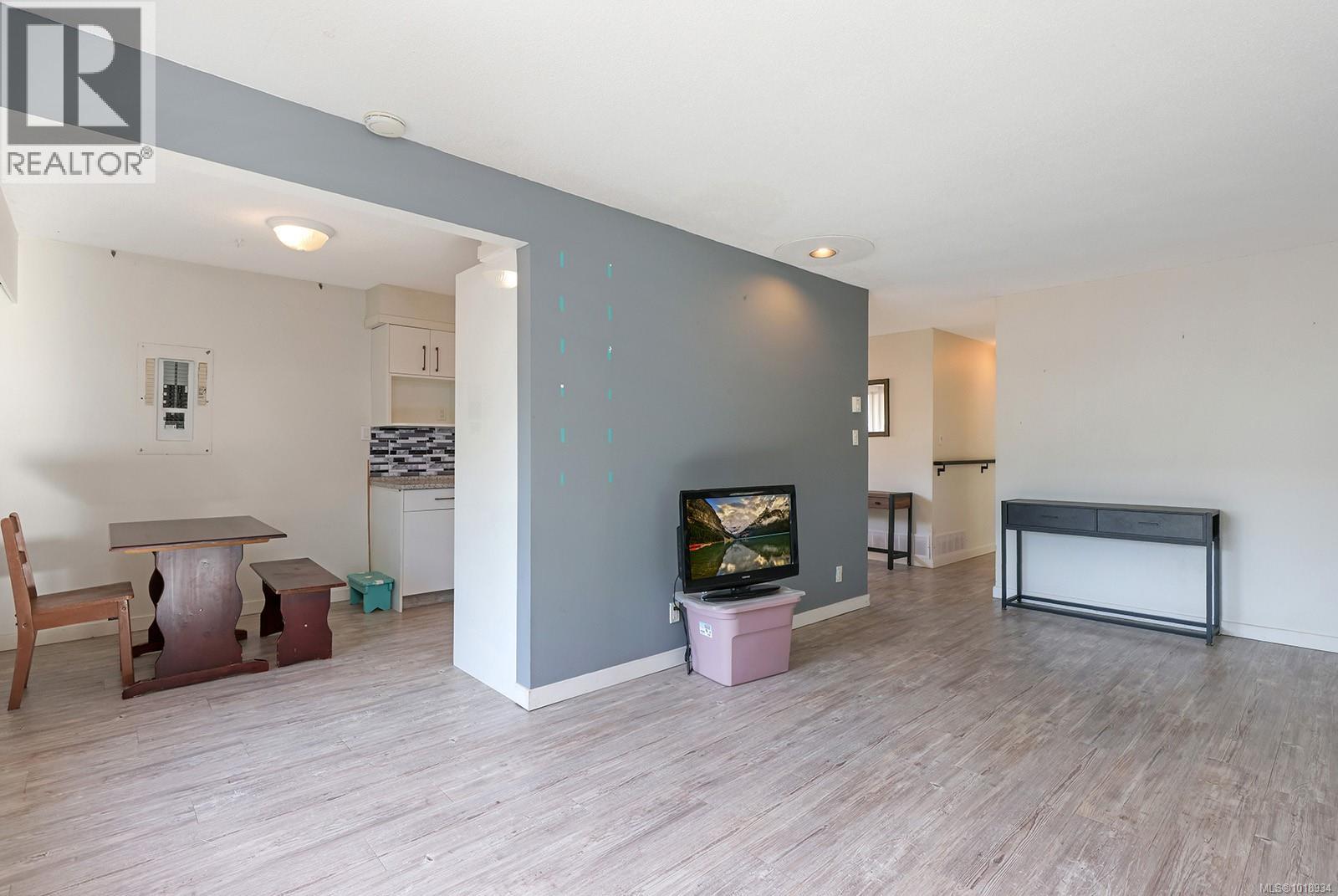 1110 Urquhart Ave, Courtenay, British Columbia  V9N 3K5 - Photo 6 - 1018934