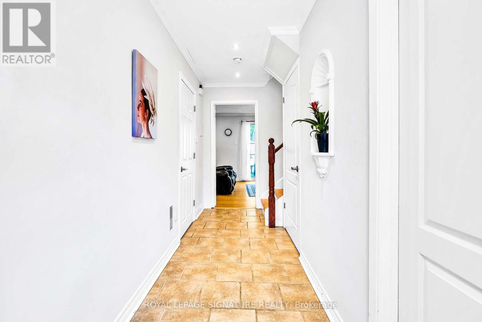 14 Poplar Crescent, Aurora, Ontario  L4G 3L3 - Photo 4 - N12510350