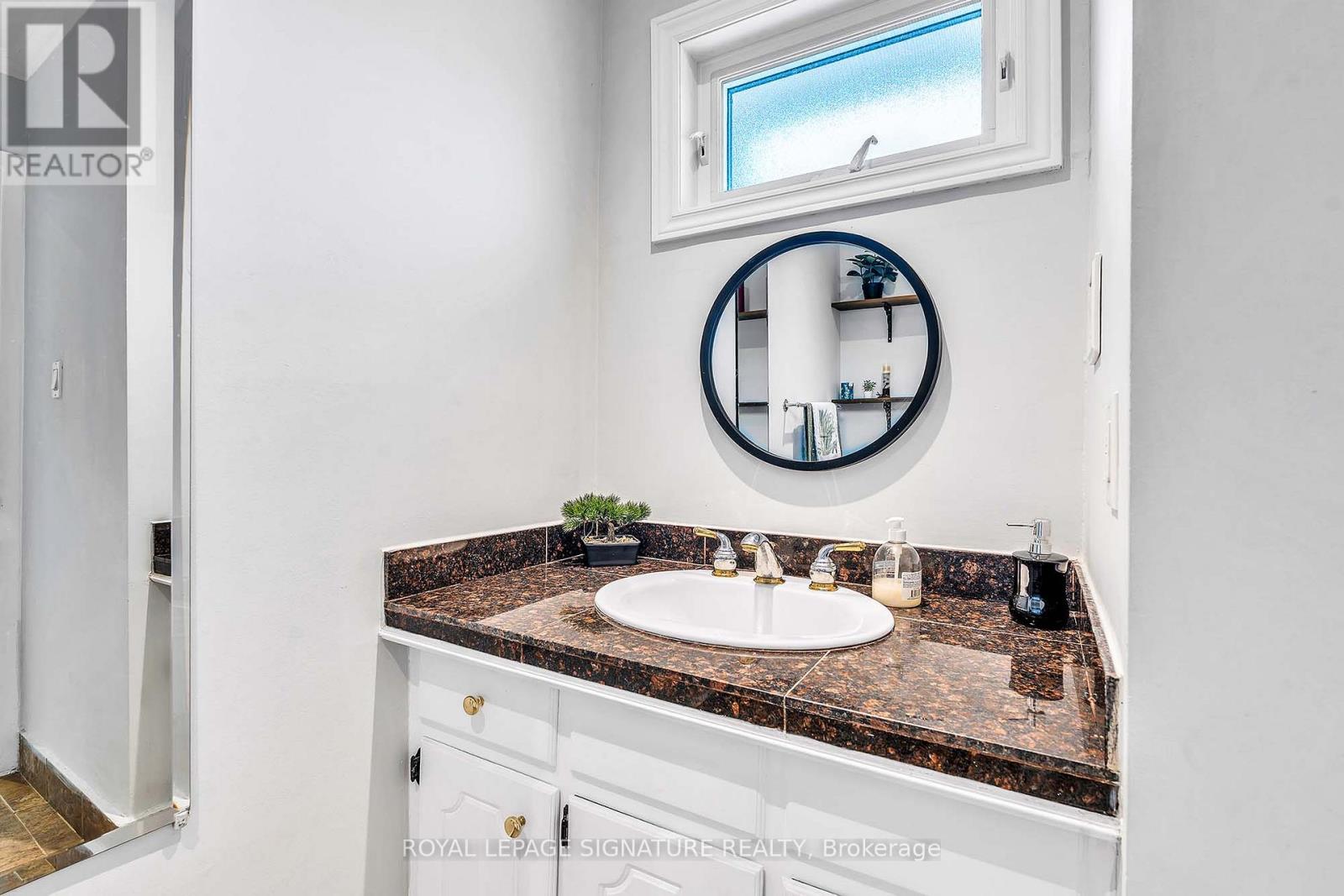 14 Poplar Crescent, Aurora, Ontario  L4G 3L3 - Photo 6 - N12510350