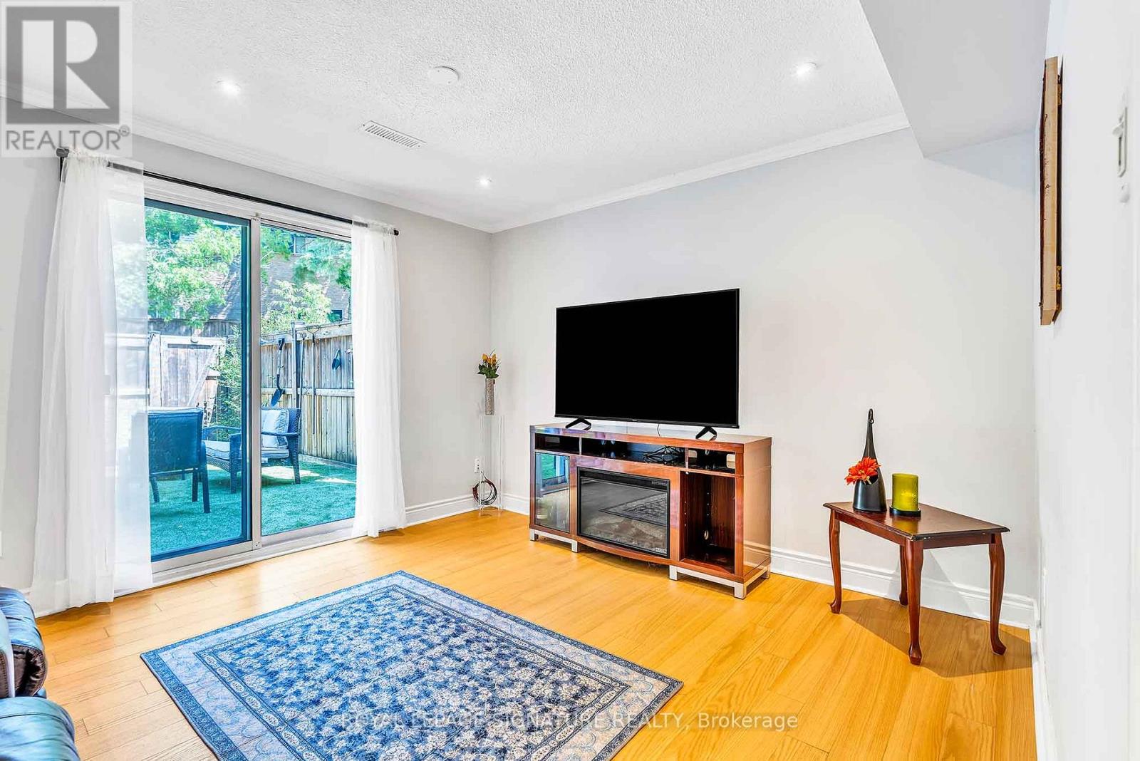 14 Poplar Crescent, Aurora, Ontario  L4G 3L3 - Photo 8 - N12510350