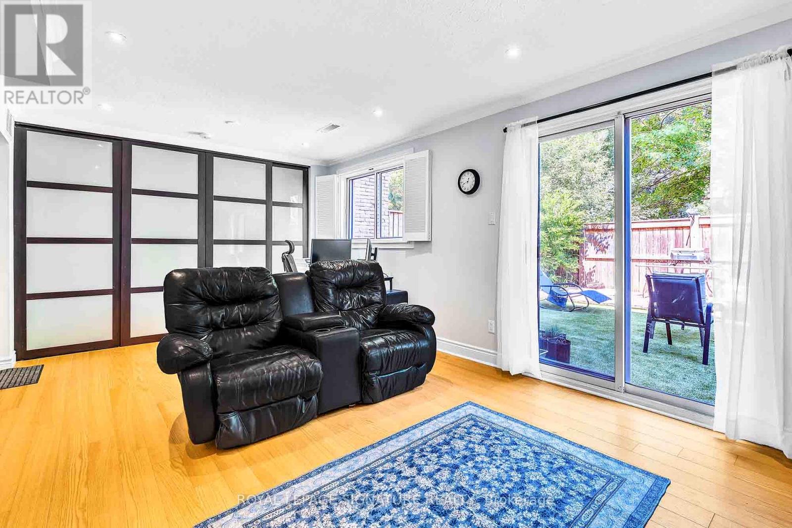 14 Poplar Crescent, Aurora, Ontario  L4G 3L3 - Photo 9 - N12510350