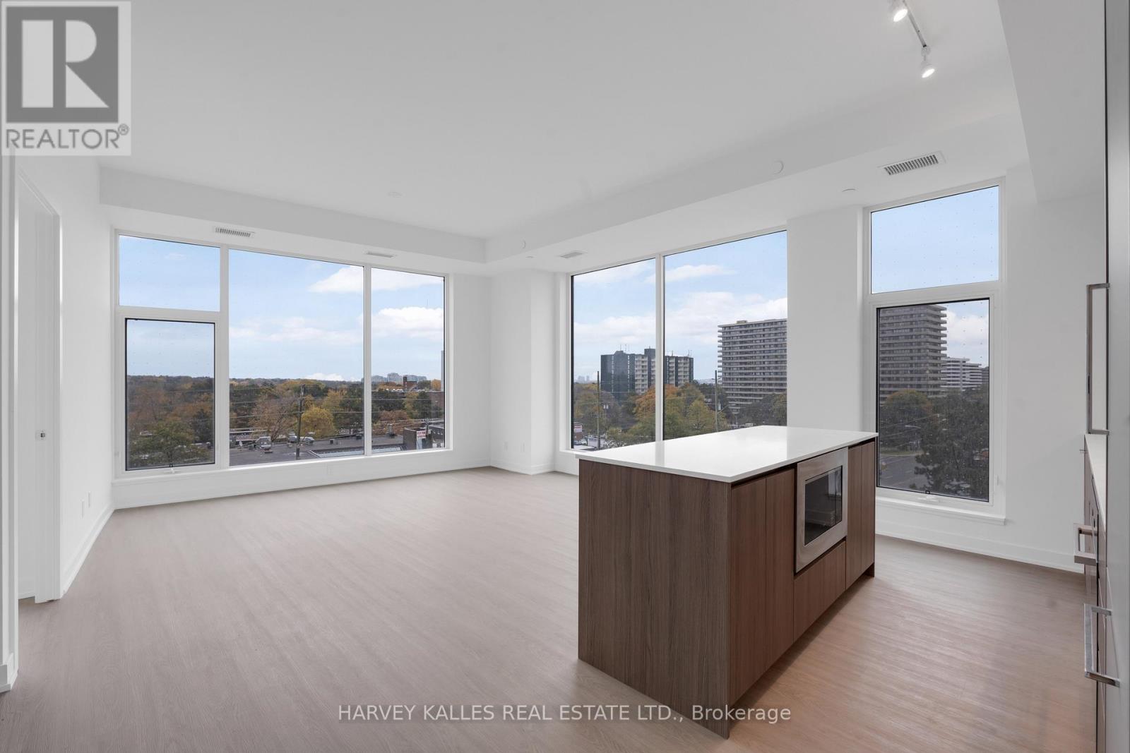 911 - 8188 Yonge Street, Vaughan, Ontario  L4J 1W5 - Photo 14 - N12510356