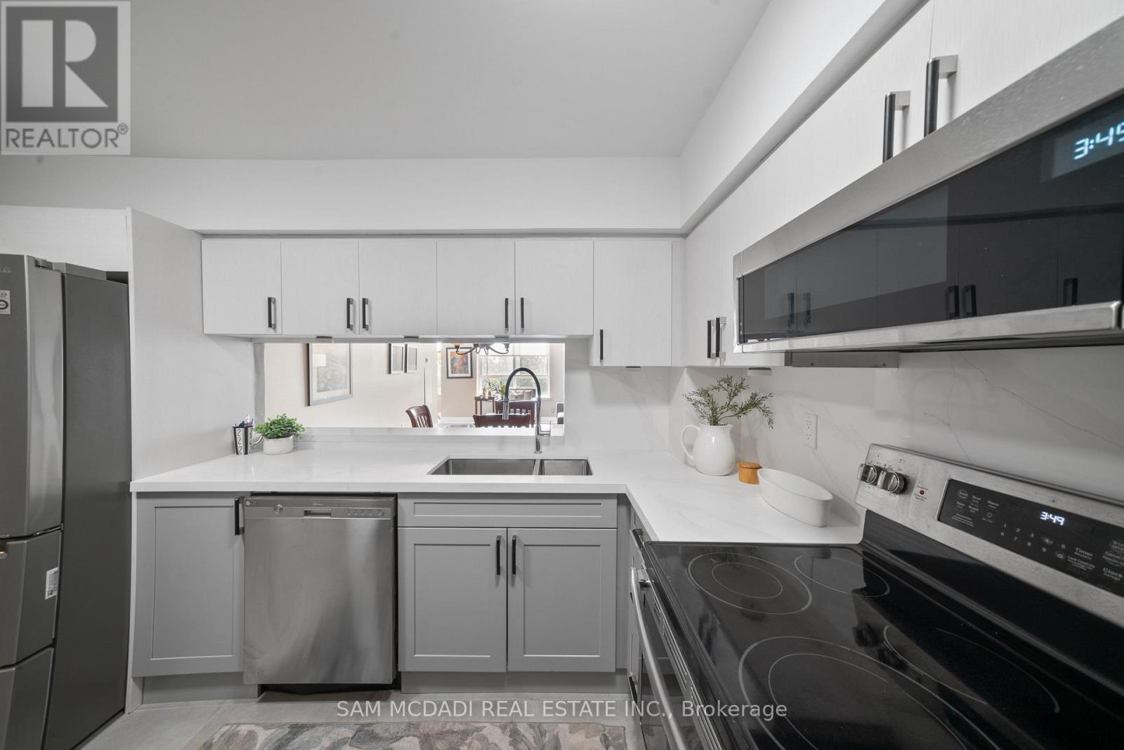 1109 - 1485 Lakeshore Road E, Mississauga, Ontario  L5E 3G2 - Photo 6 - W12510326