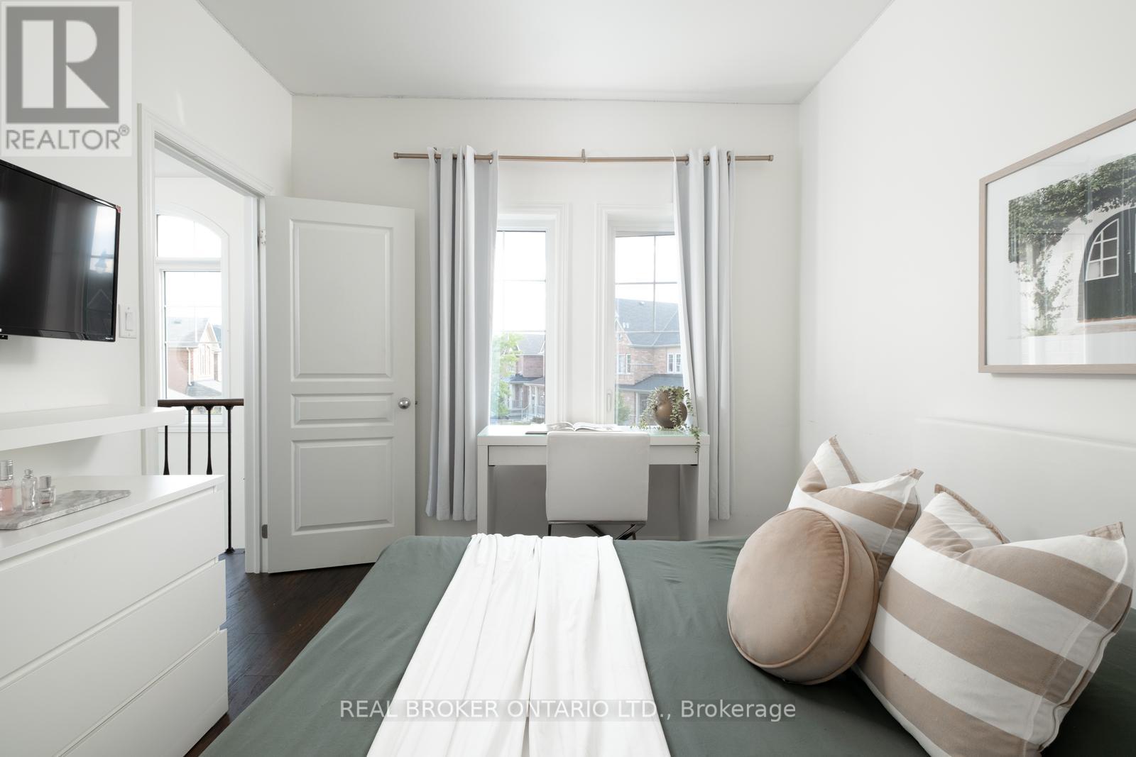 40 Divinity Circle, Brampton, Ontario  L7A 3Y3 - Photo 22 - W12510332