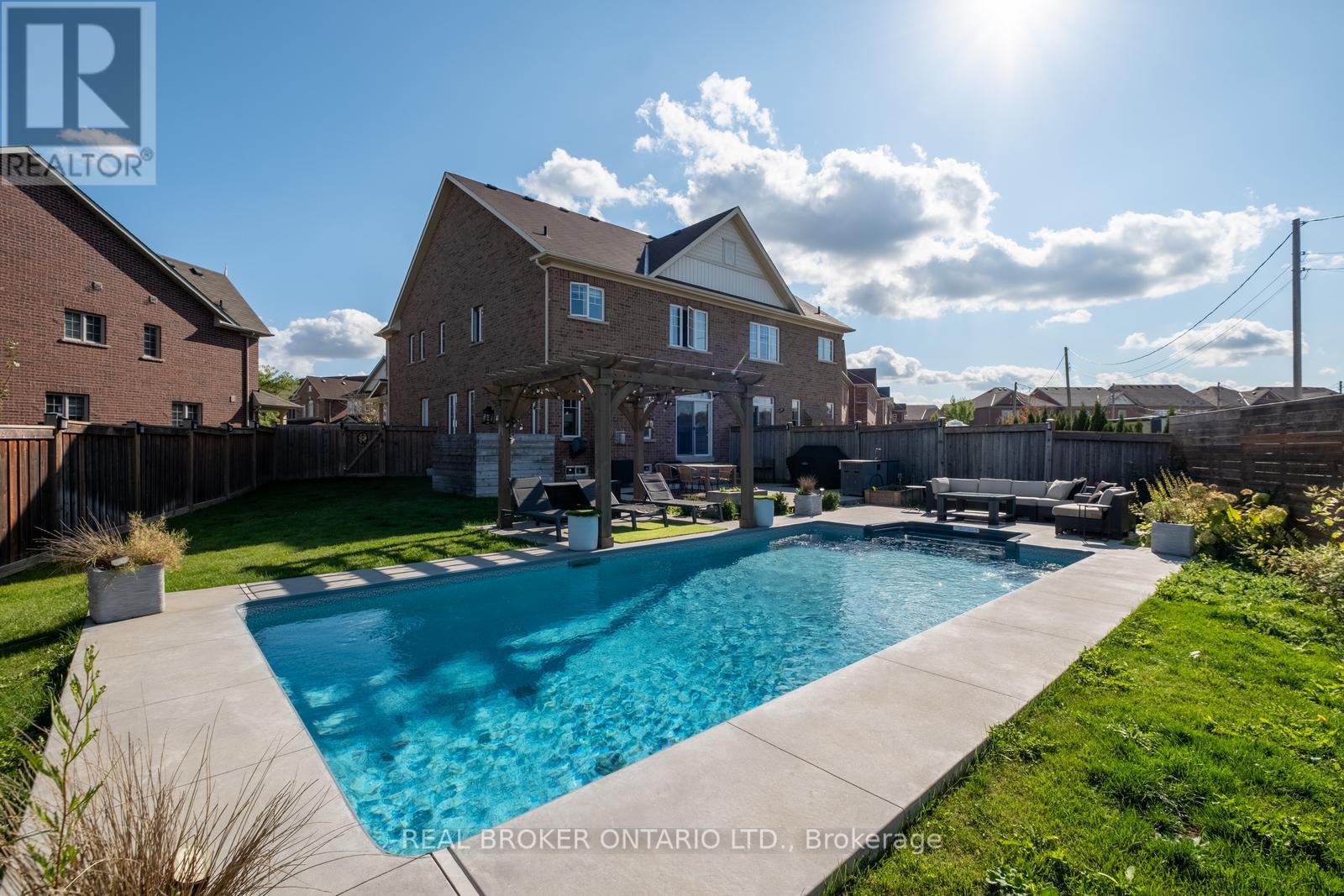 40 Divinity Circle, Brampton, Ontario  L7A 3Y3 - Photo 28 - W12510332