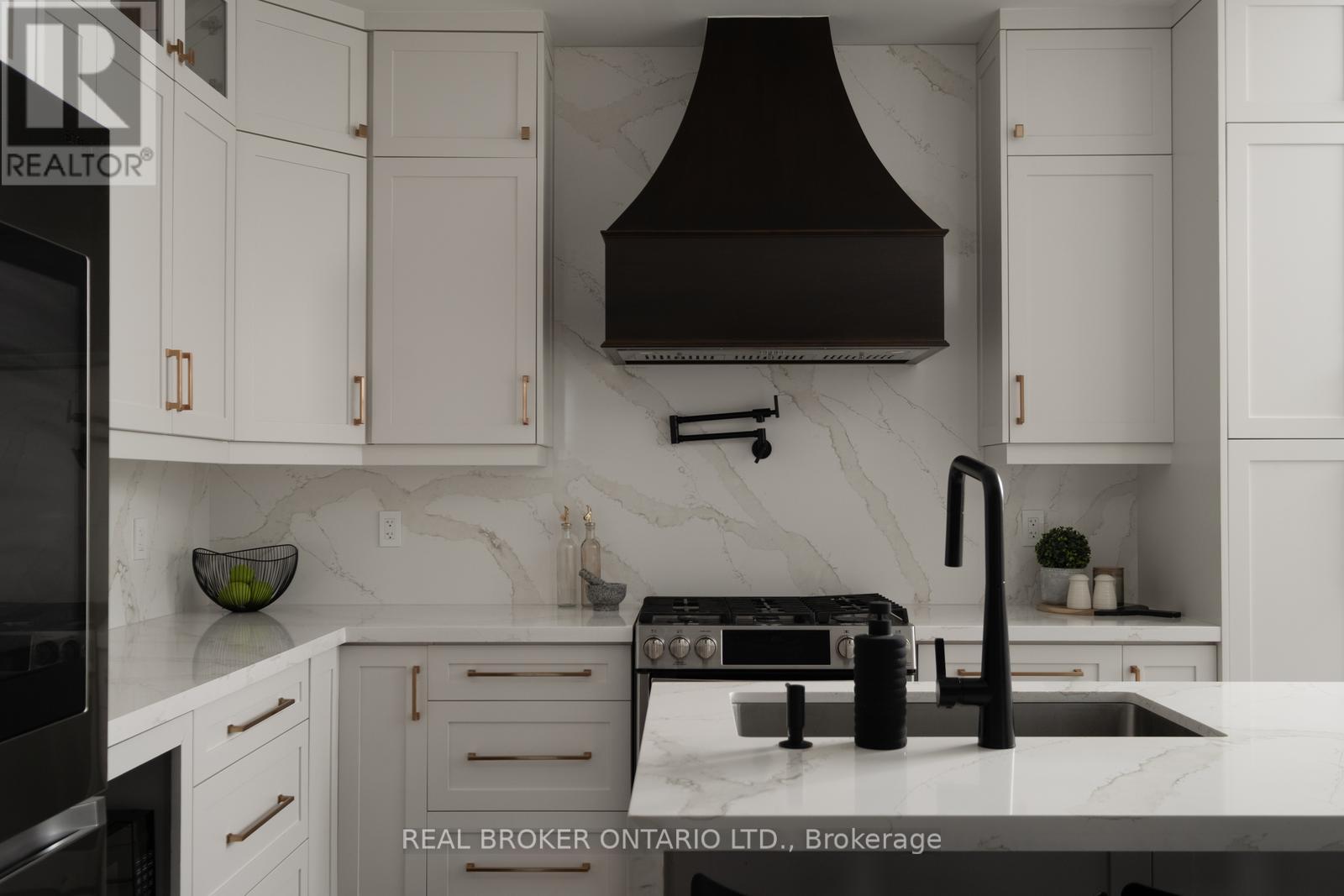 40 Divinity Circle, Brampton, Ontario  L7A 3Y3 - Photo 6 - W12510332