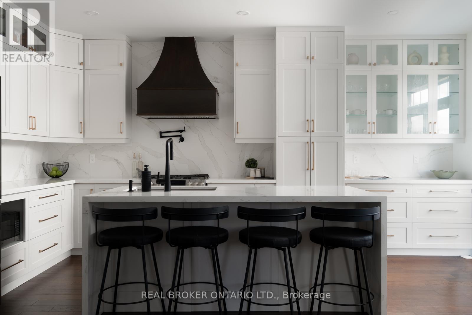 40 Divinity Circle, Brampton, Ontario  L7A 3Y3 - Photo 7 - W12510332