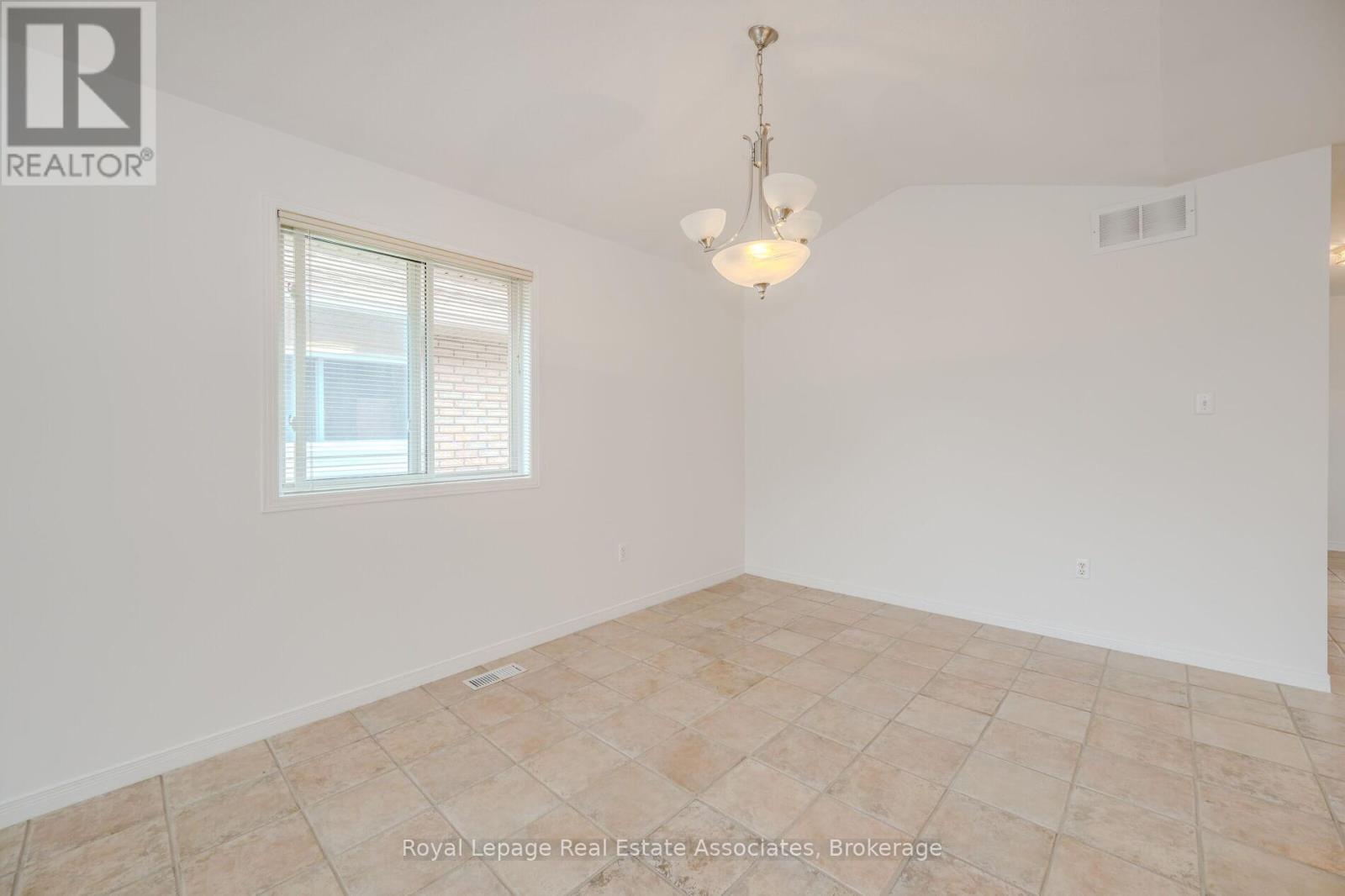 2887 Darien Road, Burlington, Ontario  L7M 4K1 - Photo 12 - W12510336