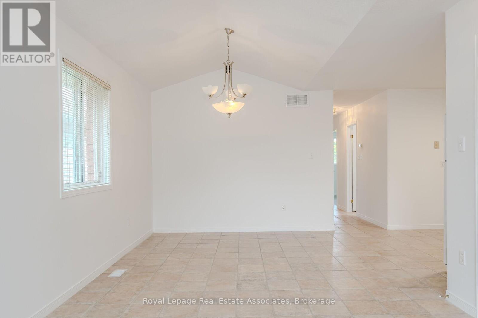 2887 Darien Road, Burlington, Ontario  L7M 4K1 - Photo 13 - W12510336