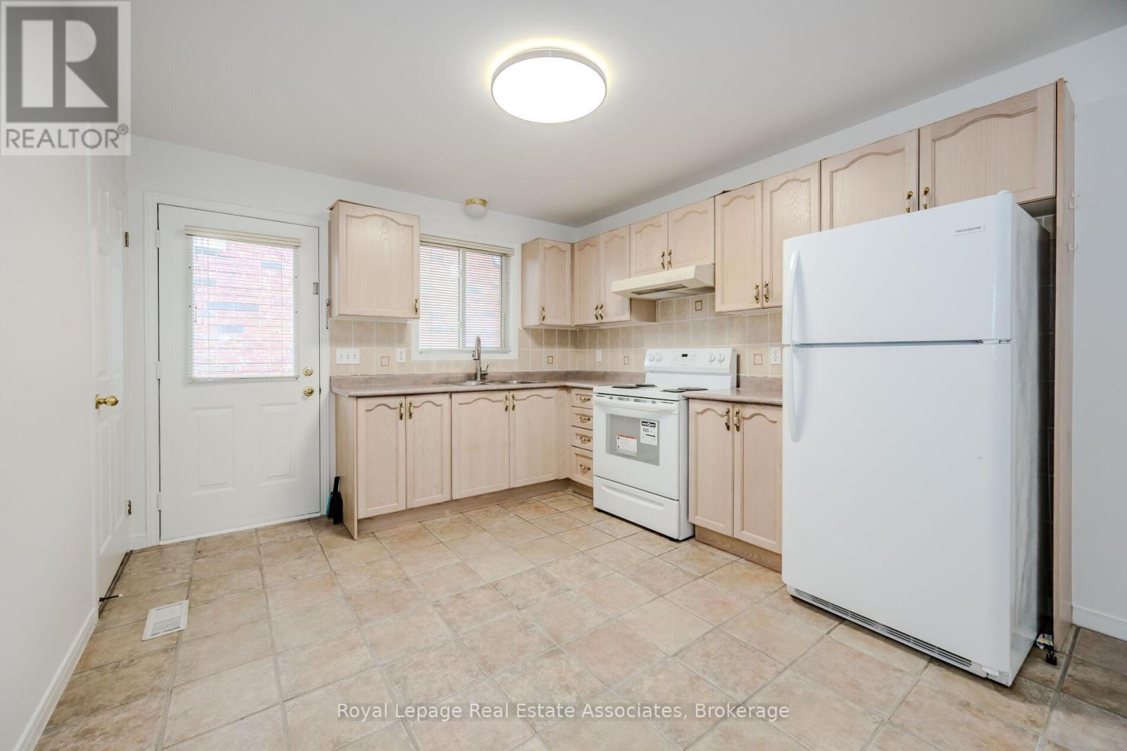 2887 Darien Road, Burlington, Ontario  L7M 4K1 - Photo 15 - W12510336