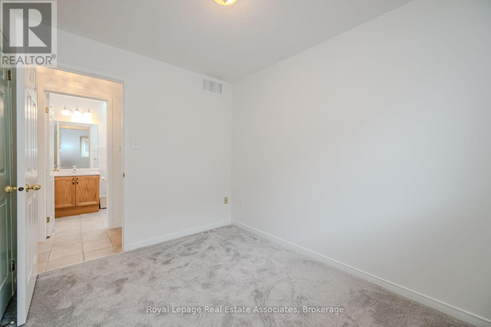 2887 Darien Road, Burlington, Ontario  L7M 4K1 - Photo 28 - W12510336