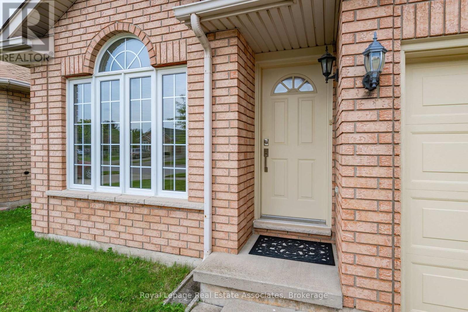 2887 Darien Road, Burlington, Ontario  L7M 4K1 - Photo 4 - W12510336