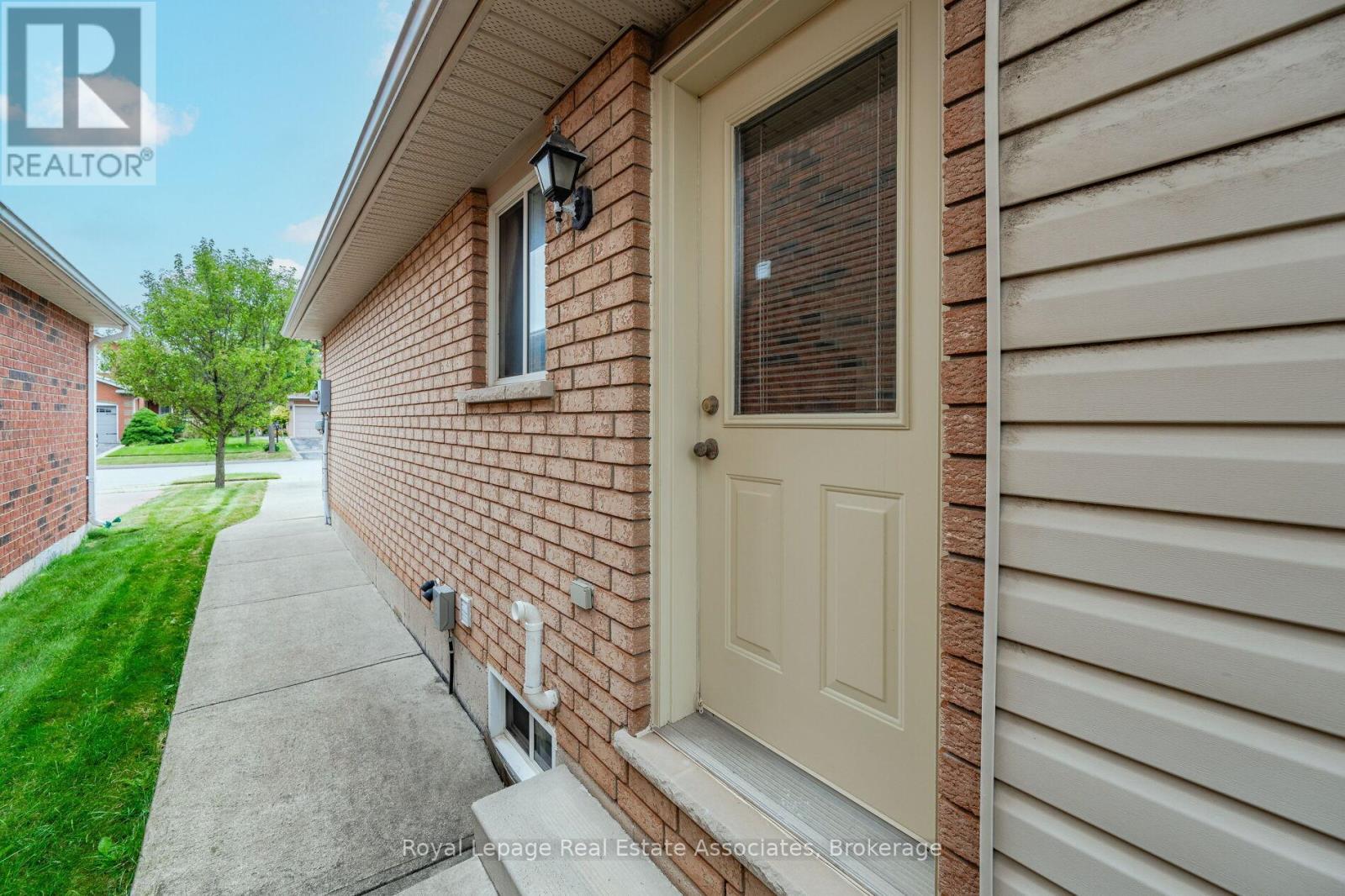 2887 Darien Road, Burlington, Ontario  L7M 4K1 - Photo 42 - W12510336