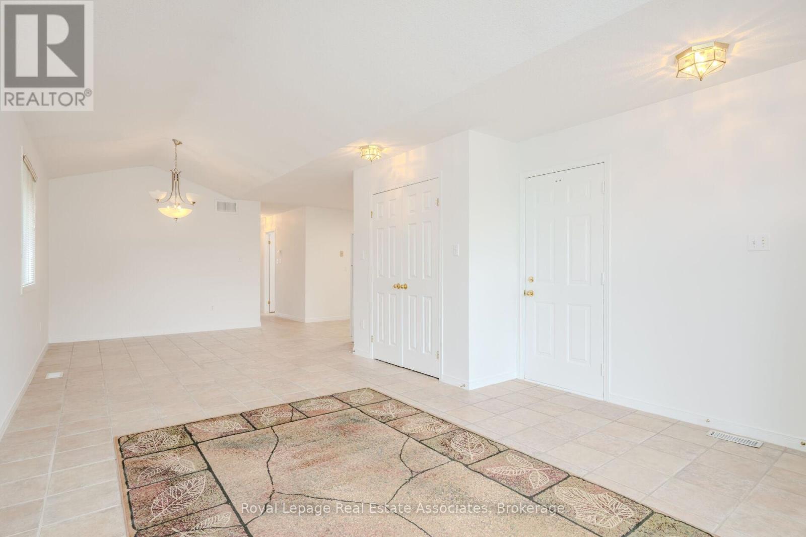 2887 Darien Road, Burlington, Ontario  L7M 4K1 - Photo 7 - W12510336