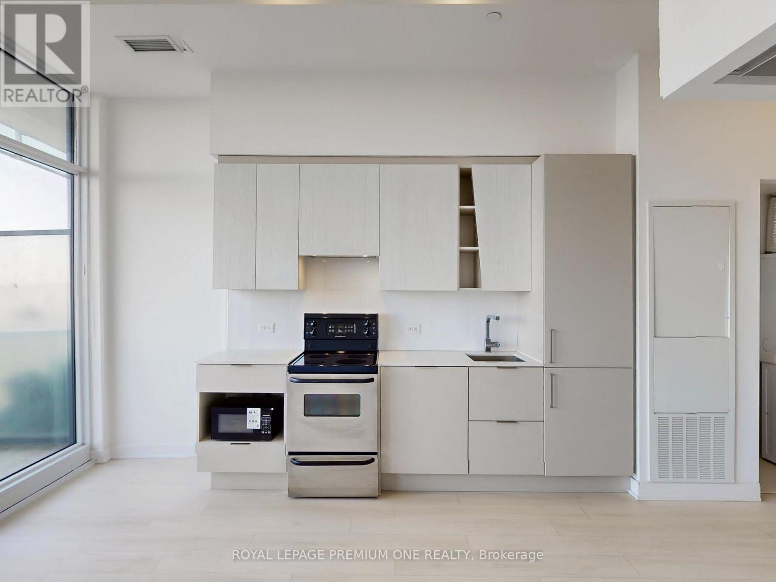 2406 - 3900 Confederation Parkway Sw, Mississauga, Ontario  L5B 0M3 - Photo 25 - W12510364