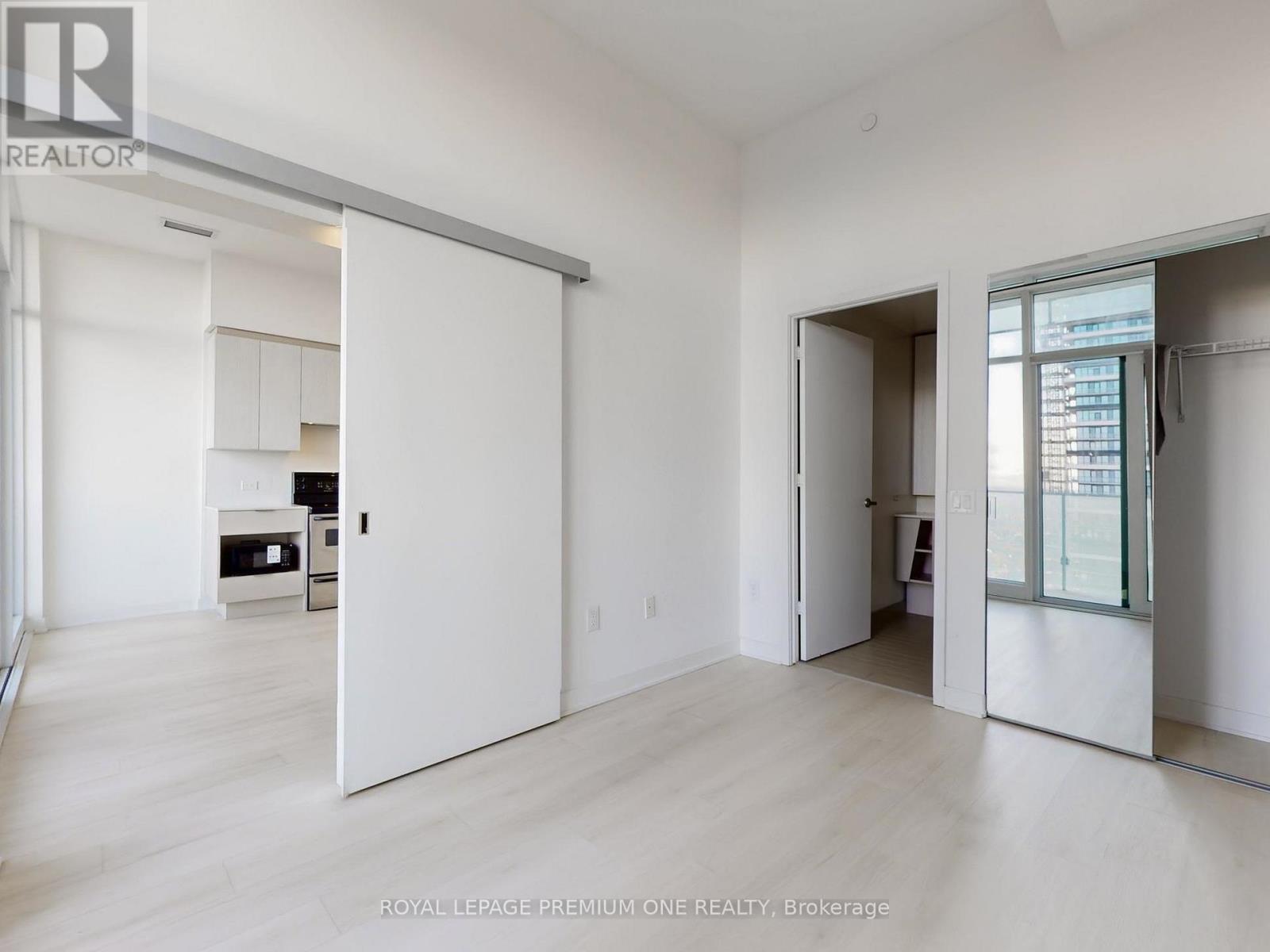 2406 - 3900 Confederation Parkway Sw, Mississauga, Ontario  L5B 0M3 - Photo 32 - W12510364