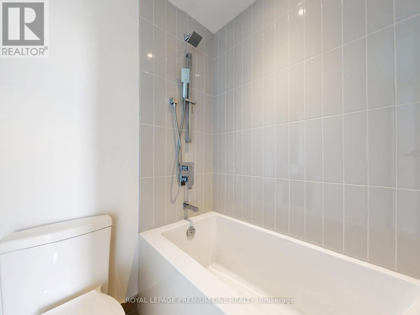 2406 - 3900 Confederation Parkway Sw, Mississauga, Ontario  L5B 0M3 - Photo 37 - W12510364