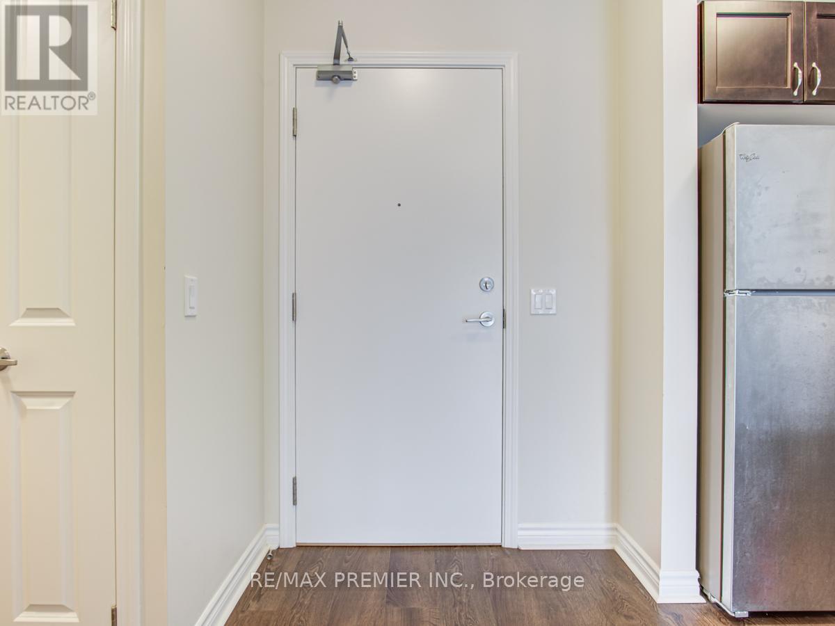 414 - 2522 Keele Street, Toronto, Ontario  M6L 0A2 - Photo 4 - W12510378