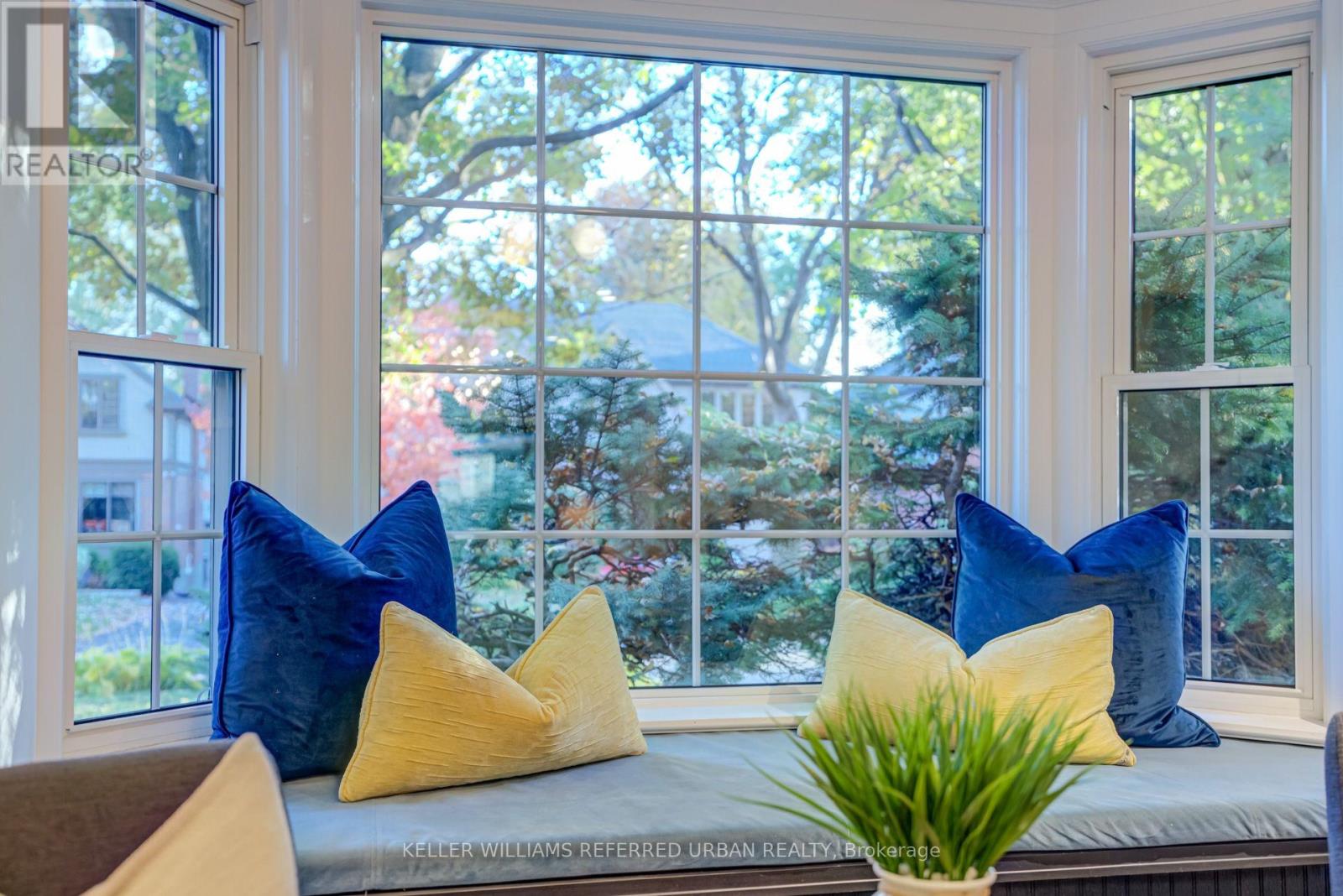 14 Meadowvale Drive, Toronto, Ontario  M8Y 2N8 - Photo 15 - W12510394