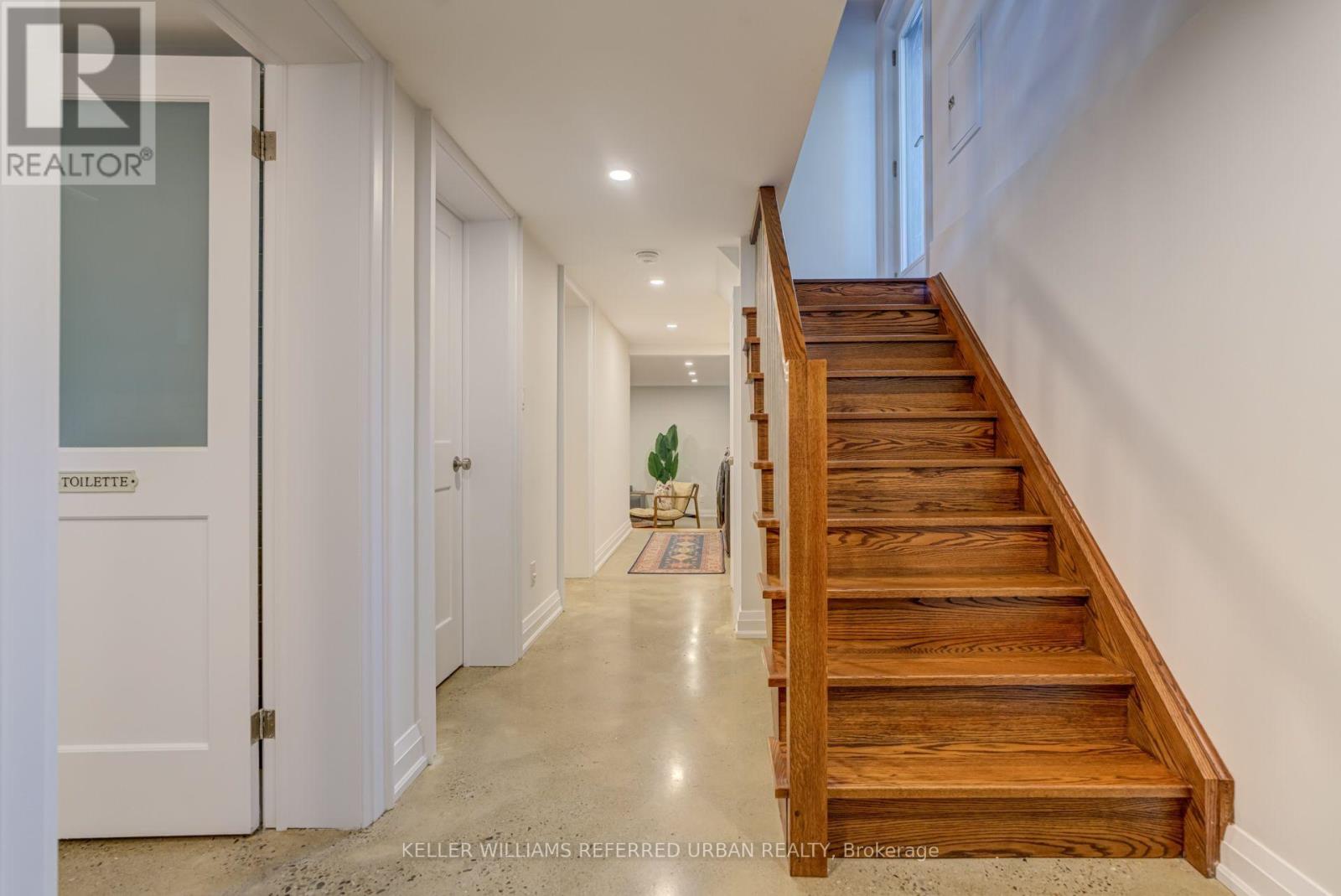 14 Meadowvale Drive, Toronto, Ontario  M8Y 2N8 - Photo 20 - W12510394