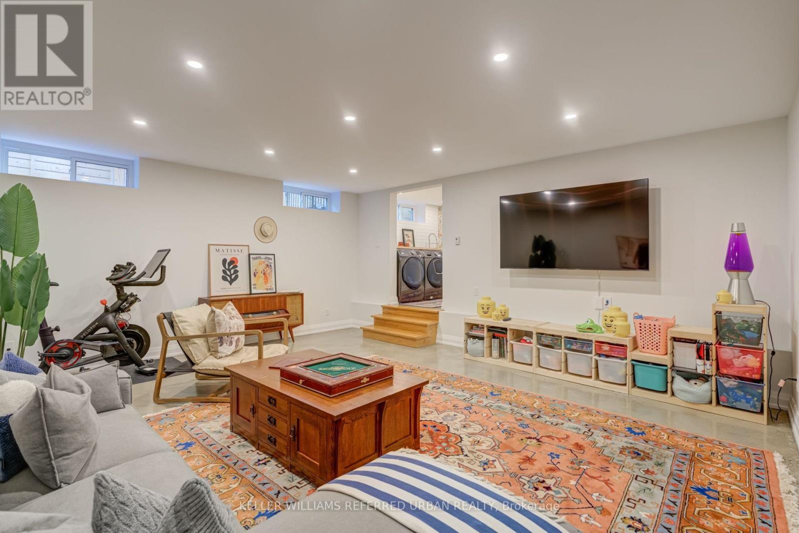 14 Meadowvale Drive, Toronto, Ontario  M8Y 2N8 - Photo 22 - W12510394