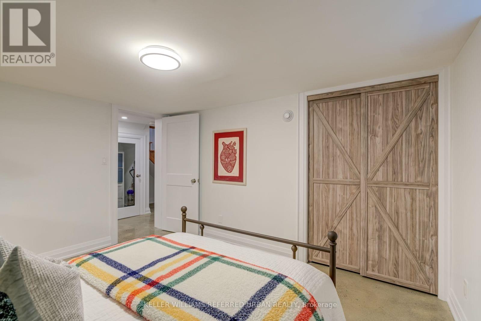 14 Meadowvale Drive, Toronto, Ontario  M8Y 2N8 - Photo 29 - W12510394