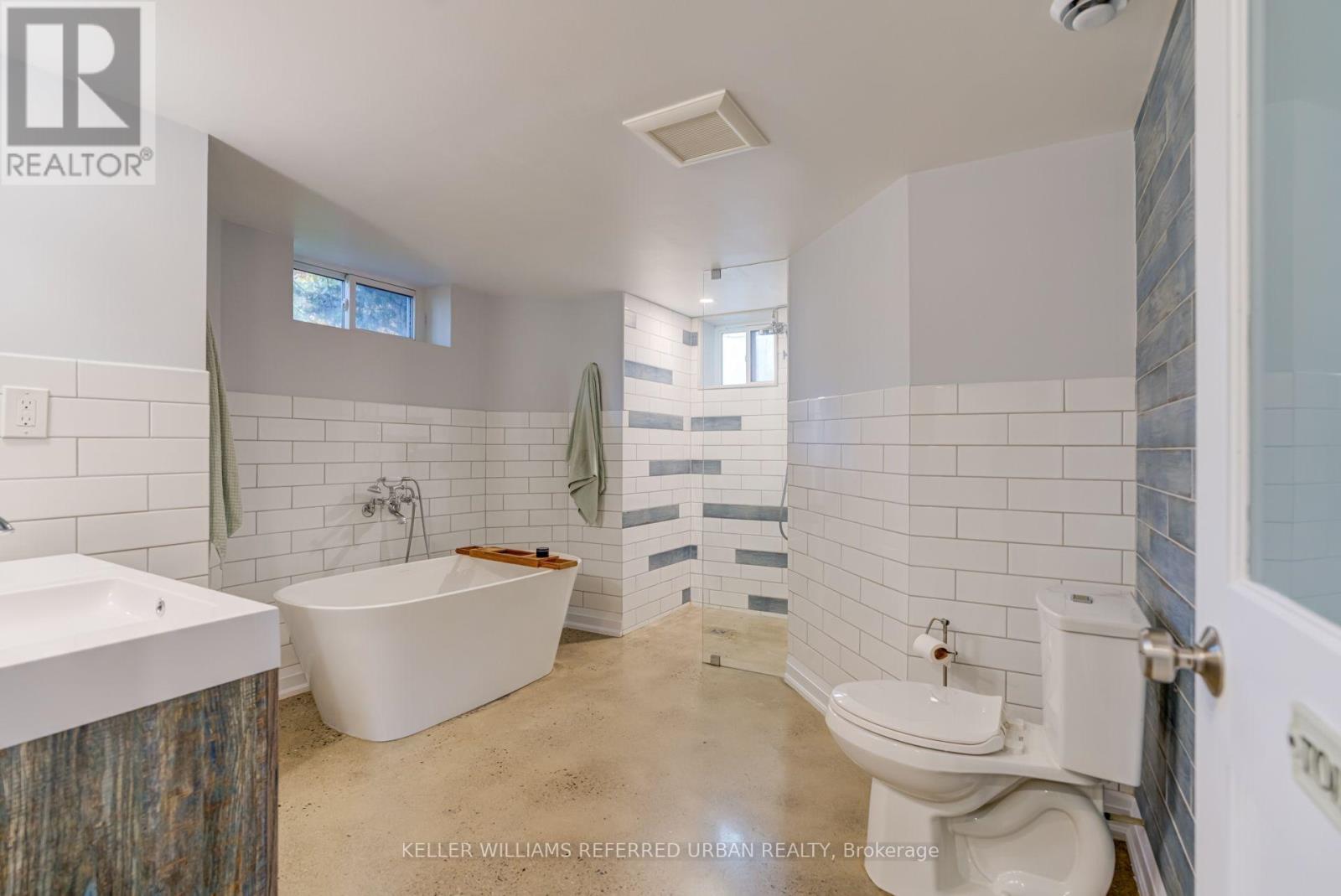 14 Meadowvale Drive, Toronto, Ontario  M8Y 2N8 - Photo 30 - W12510394