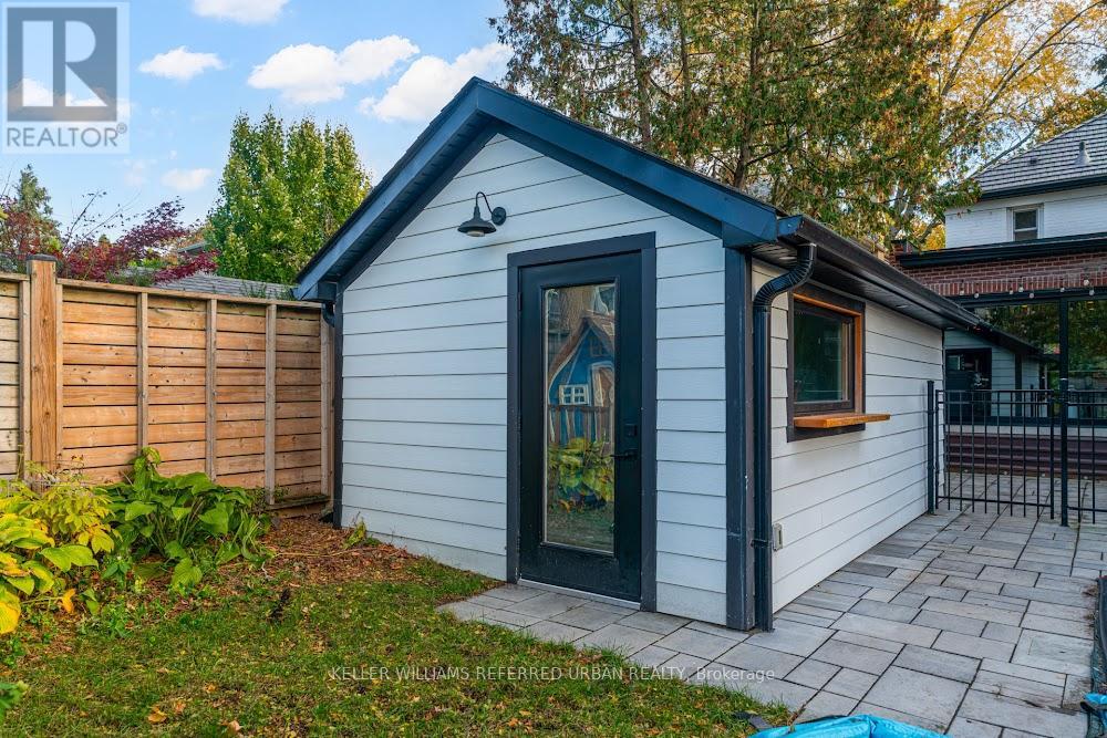 14 Meadowvale Drive, Toronto, Ontario  M8Y 2N8 - Photo 43 - W12510394