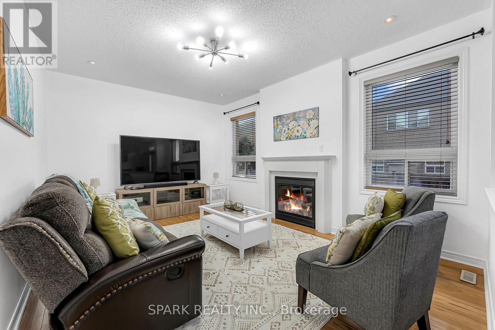 52 Watsonbrook Drive, Brampton, Ontario  L6R 0R3 - Photo 10 - W12510406