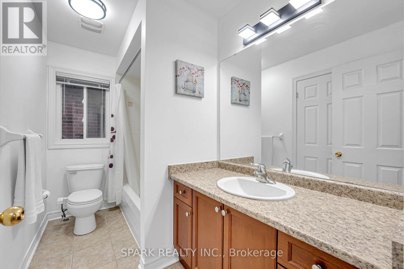 52 Watsonbrook Drive, Brampton, Ontario  L6R 0R3 - Photo 20 - W12510406